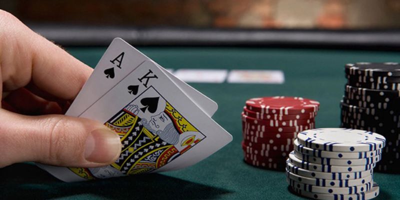 Cách chơi bài poker và quy tắc cơ bản trên bàn đấu